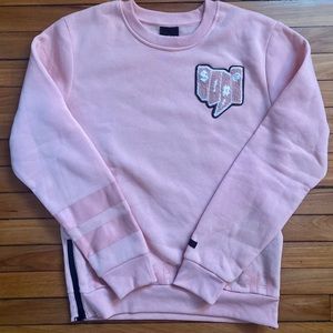 Men’s pink crew neck sweater